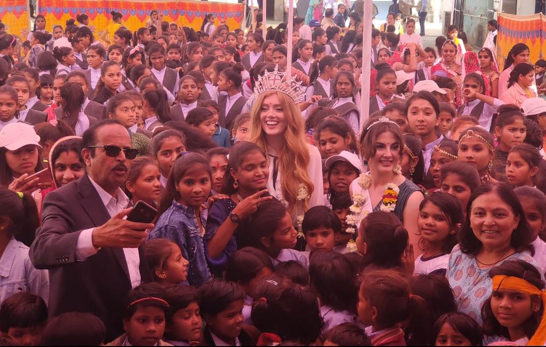 MISS ENGLAND VISITS INDIA WITH BOPA